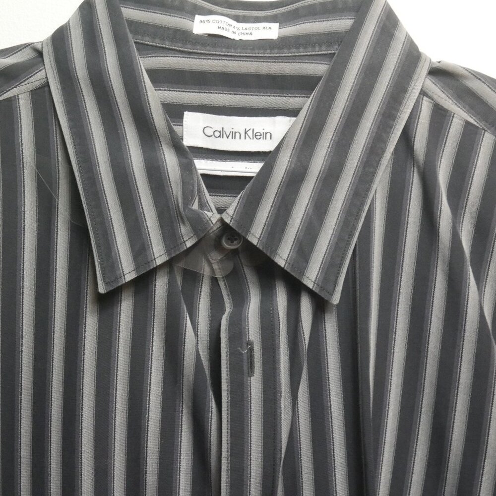 Calvin Klein Men's Modern Fit Long Sleeve Button Down Shirt -Grey/Black Stripe-L